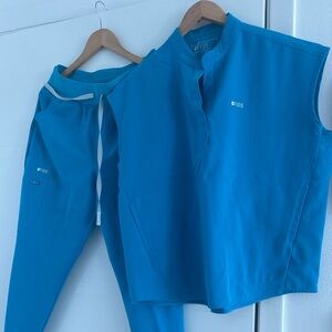 Figs Bright Blue Sleeveless Scrub Set